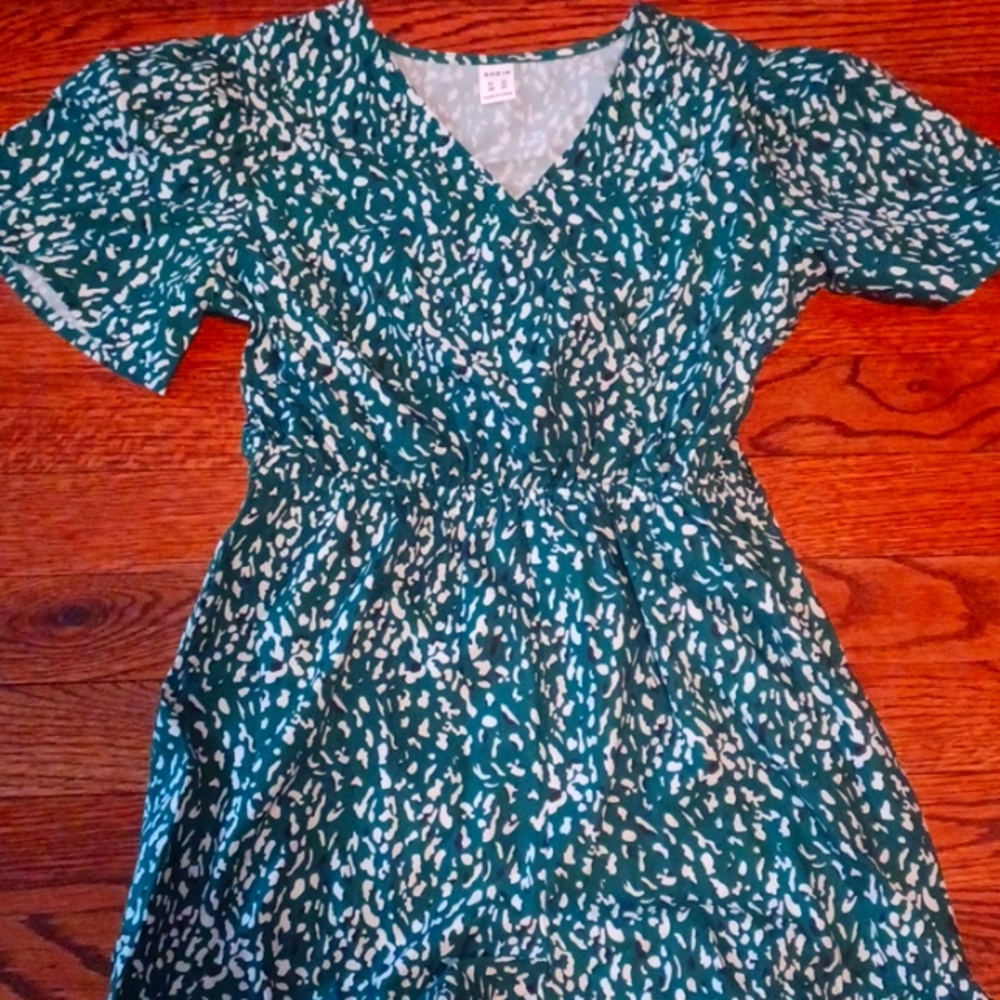 Green pattern girl short jumpsuit